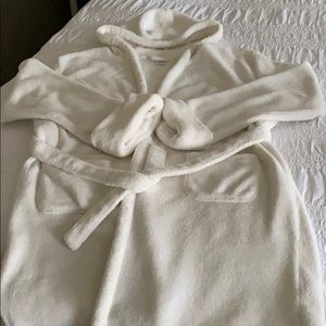 Girls’ Gap Robe. Fits a woman size XS-S